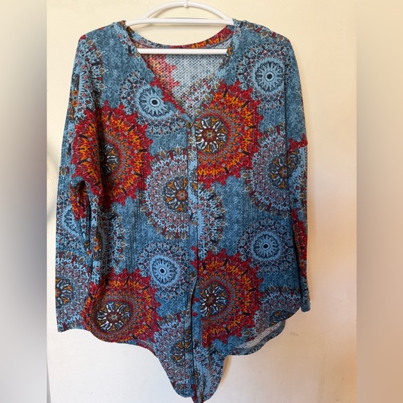 Tops - Boho Mandala Print Top Blue Red Stretchy Long Sleeve